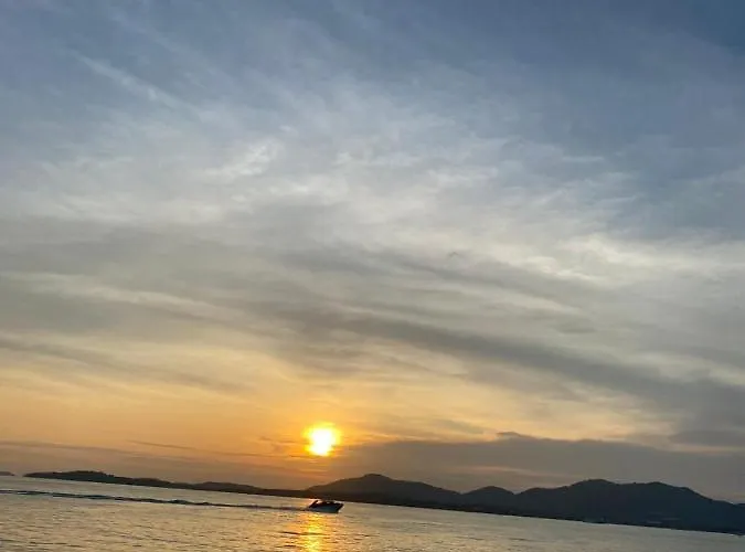 Admiral Plaza, & * Sunny Beach