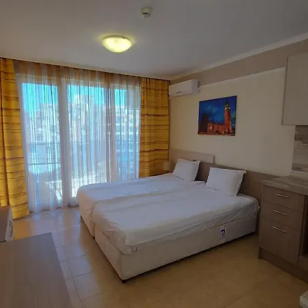 アパート Admiral Plaza, & *