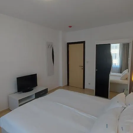 アパート Admiral Plaza, & *