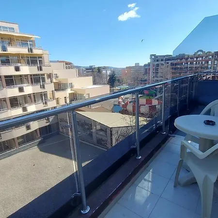 アパート Admiral Plaza, & *