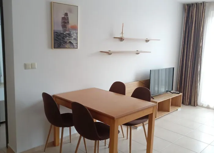 Admiral Plaza, & Apartman *