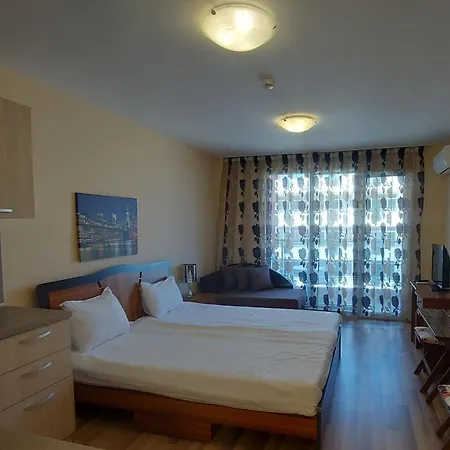 Admiral Plaza, & Apartament Sunny Beach