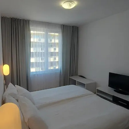 Admiral Plaza, & Apartament *