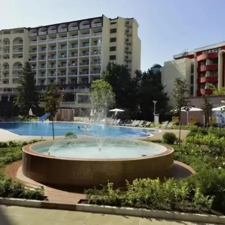 Admiral Plaza, & Апартаменти *